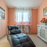 Marinko, No 4 Apartment