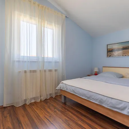 Apartment Marinko, No 4 *