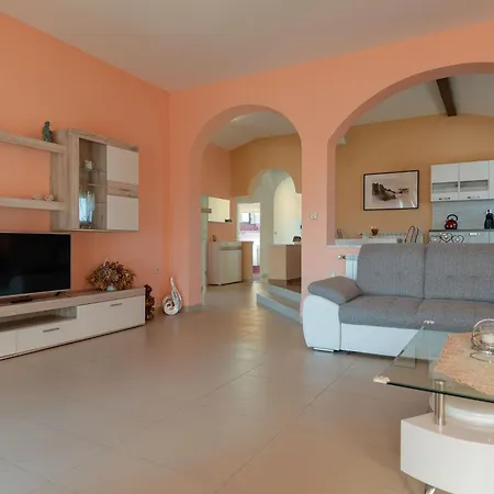 Apartment Marinko, No 4 *