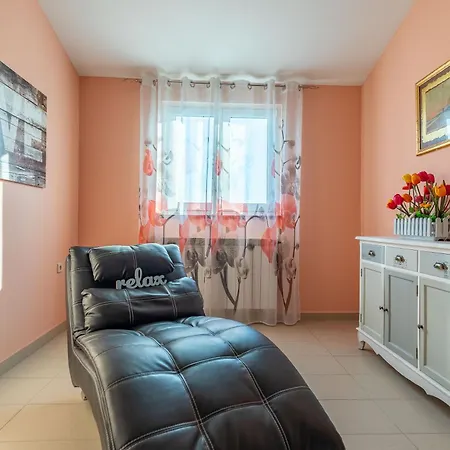 Apartment Marinko, No 4 *